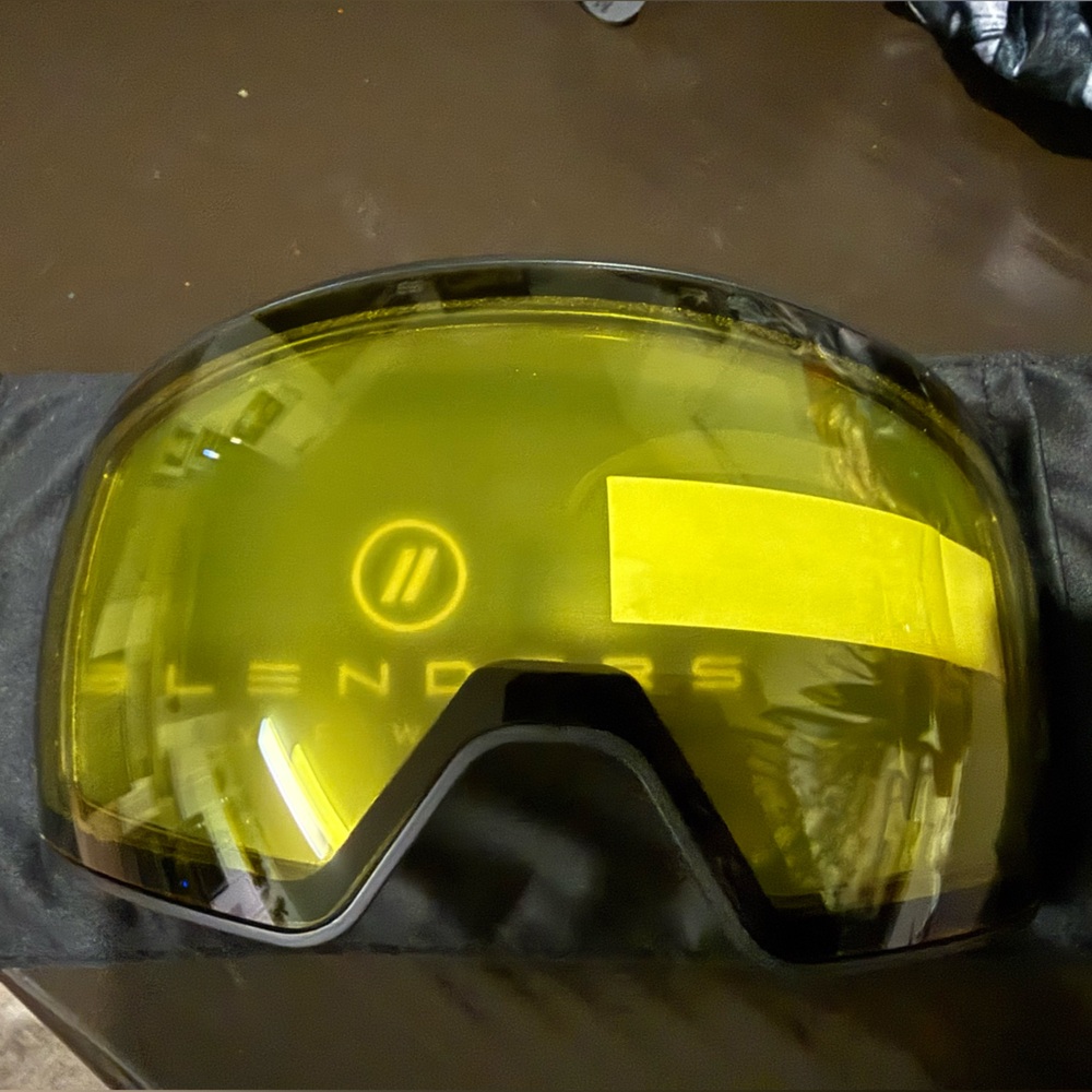 Blenders Eyewear Nebula Goggles with Low Light Lens Fitz II - Picture 2 of 7